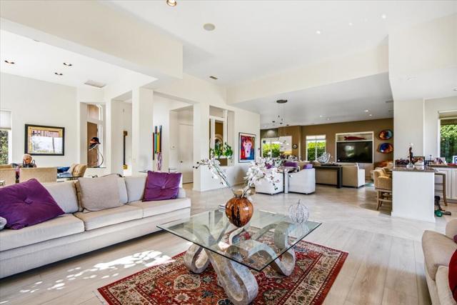 384 Tomahawk Drive, Palm Desert, CA 92211