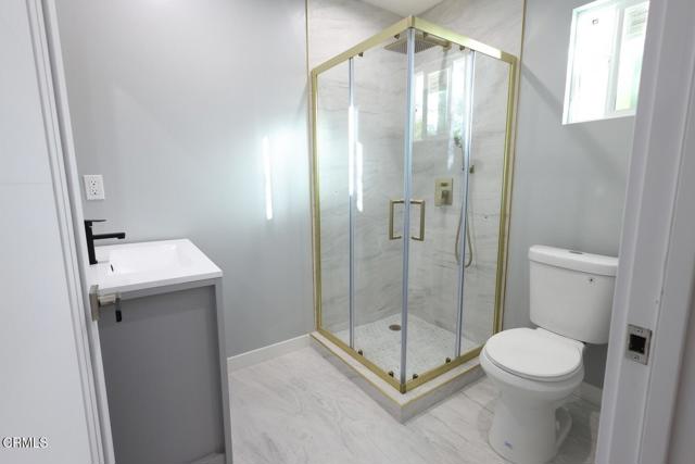 Detail Gallery Image 8 of 13 For 17314 Kingsbury St #1/2,  Granada Hills,  CA 91344 - 1 Beds | 1 Baths