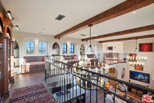 29549 Harvester Road, Malibu CA: https://media.crmls.org/mediaz/7a4b7ee9-c859-42a9-ad1a-765d0d36575b.jpg