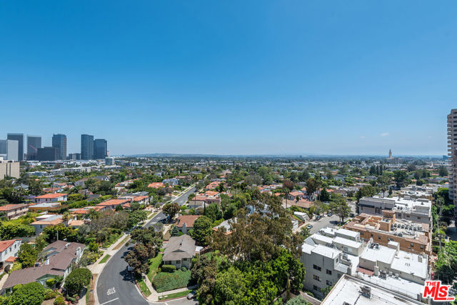 10490 Wilshire Boulevard, Los Angeles, California 90024, 2 Bedrooms Bedrooms, ,2 BathroomsBathrooms,Condominium,For Sale,Wilshire,24404625