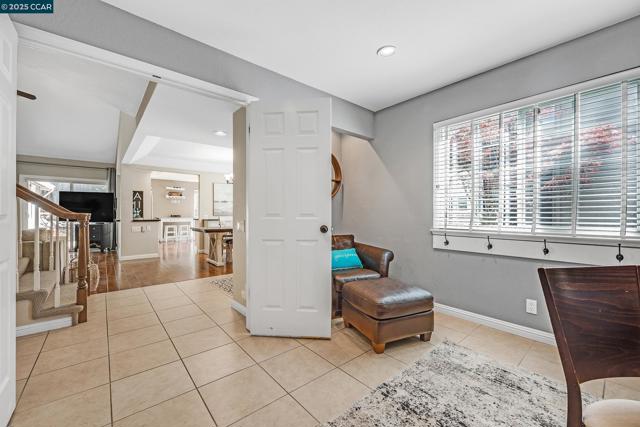 60 Rainbow Cir, Danville CA: https://media.crmls.org/mediaz/7a4bdf6d-16c0-4328-9669-252a89162e23.jpg