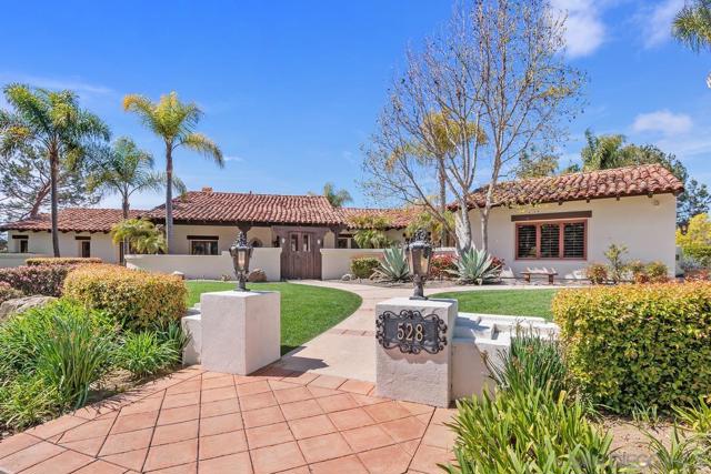 528 Flores de Oro, Rancho Santa Fe CA: https://media.crmls.org/mediaz/7a4c0731-61b1-4d42-b1af-55cebc767718.jpg