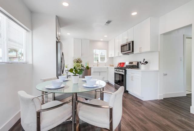 1303 Center Ave, Oceanside CA: https://media.crmls.org/mediaz/7a4c8f4c-b790-4dbd-92bd-6cc23811788c.jpg