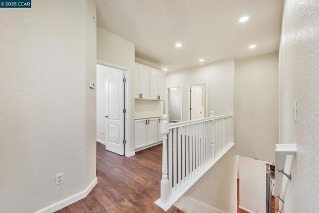237 Dutra Vernaci Dr, Union City CA: https://media.crmls.org/mediaz/7a4ce545-440c-455c-a122-1c5fdc483ac1.jpg