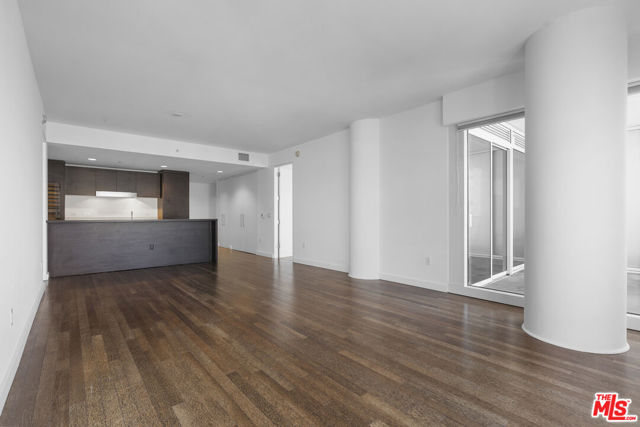 6250 Hollywood Boulevard, Los Angeles CA: https://media.crmls.org/mediaz/7a4d0e4b-b674-4a73-a014-ecc016c9f333.jpg