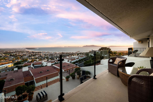 818 Caliente Lane, Ventura CA: https://media.crmls.org/mediaz/7a4d4836-dc6c-4917-a9aa-b7ce4cf88d89.jpg