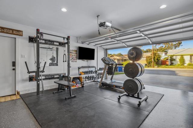 360 Alpine Ave, Chula Vista CA: https://media.crmls.org/mediaz/7a4de660-717f-45ce-8620-4e1fa4a89b3d.jpg