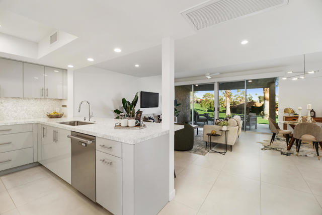 73450 Dalea Lane, Palm Desert CA: https://media.crmls.org/mediaz/7a4e01fe-6f8e-49f1-a559-92550fe9b79a.jpg