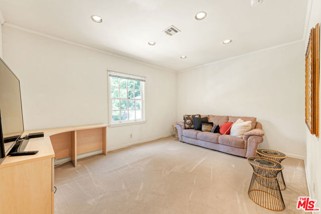 1148 COLDWATER CANYON Drive, Beverly Hills CA: https://media.crmls.org/mediaz/7a501e74-5da8-4eff-8dec-fa6d0953462c.jpg
