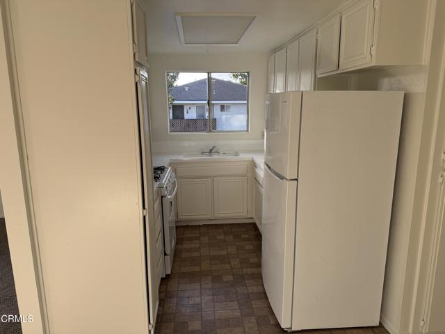 Detail Gallery Image 5 of 13 For 1127 Acadia Pl, Ventura,  CA 93003 - 2 Beds | 1 Baths