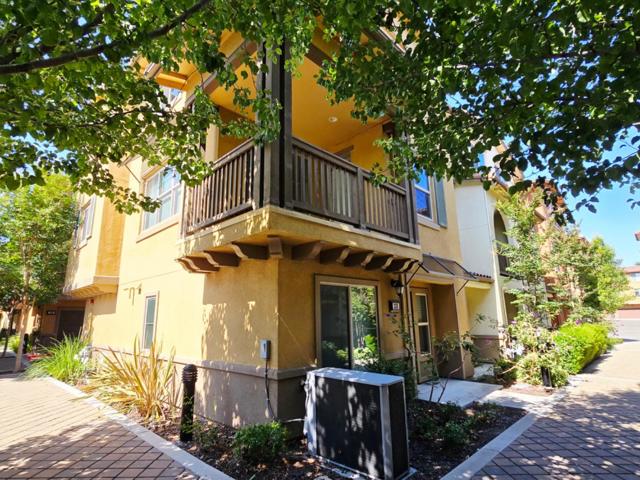 338 Santa Diana Terrace, Sunnyvale CA: https://media.crmls.org/mediaz/7a50e4ab-08cb-48ed-a000-c3118fc258de.jpg