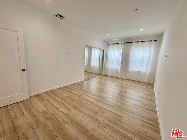 404 N Gardner, Los Angeles CA: https://media.crmls.org/mediaz/7a5145eb-9802-4e94-8616-50049798003e.jpg