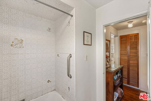 1757 Wellesley Avenue, Los Angeles CA: https://media.crmls.org/mediaz/7a516f1a-dba6-40ed-981d-ec99695d79d7.jpg