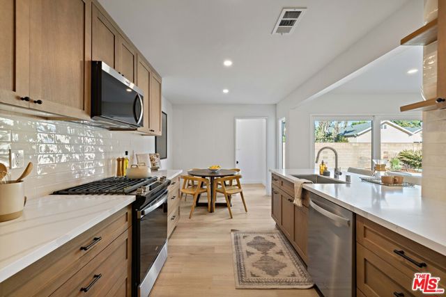 22361 Burton Street photo 4