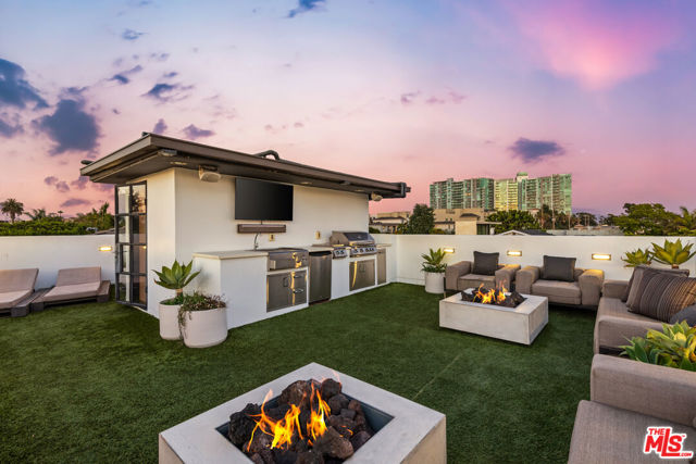 3159 Thatcher Avenue, Marina del Rey CA: https://media.crmls.org/mediaz/7a5268e9-5f10-4013-8ee3-803efdffe0c4.jpg