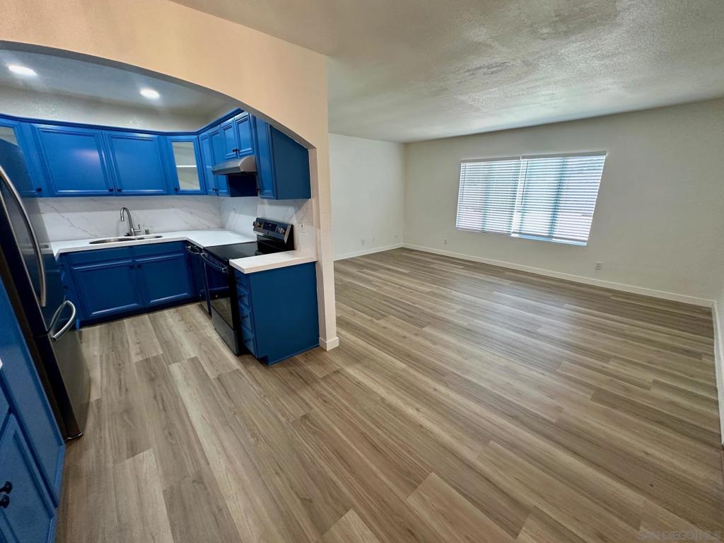 MLS #250043036SD image #11