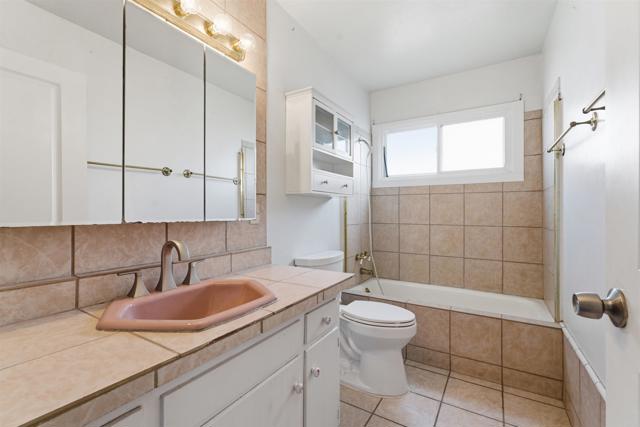 Detail Gallery Image 14 of 35 For 4975 Loris Street, San Diego,  CA 92105 - 3 Beds | 2 Baths