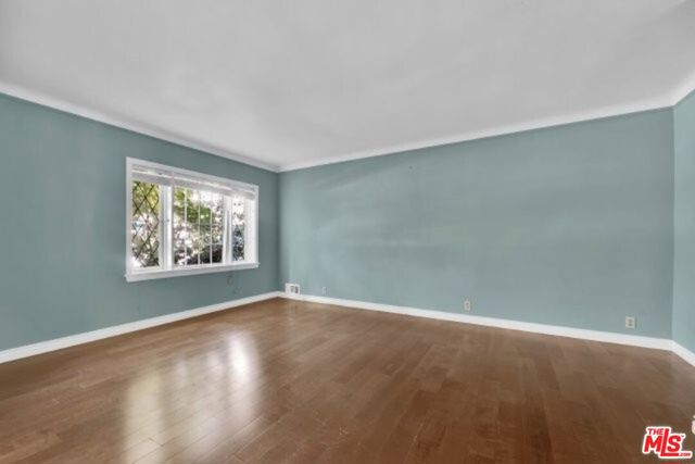 11378 Ovada Place, Los Angeles CA: https://media.crmls.org/mediaz/7a538ba0-d2f7-438e-9ba5-419b37cb6ad7.jpg