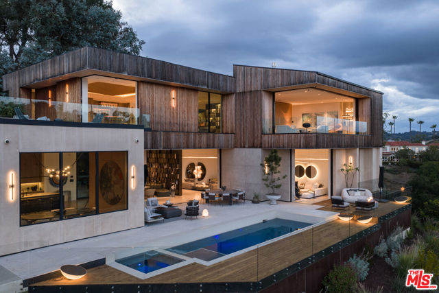 5 Bed Home for Sale in Los Angeles, California