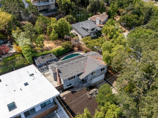 3729 Laurel Way, Redwood City CA: https://media.crmls.org/mediaz/7a53f6b8-0b5b-4ca2-a333-eef13200938f.jpg