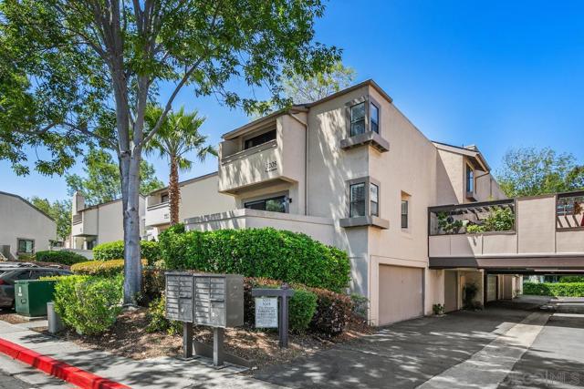 3205 Via Alicante, La Jolla CA: https://media.crmls.org/mediaz/7a54727b-964c-4fef-9647-d5d40b30e4cc.jpg