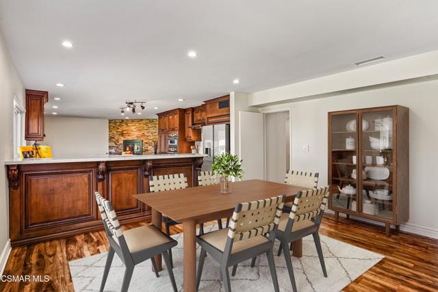 863 Falmouth Street, Thousand Oaks CA: https://media.crmls.org/mediaz/7a565db2-6f43-452d-9a9d-4b4c30a74f0c.jpg