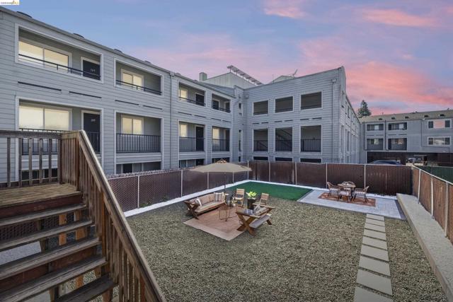 Image 25 of 54 For 523 25th St  