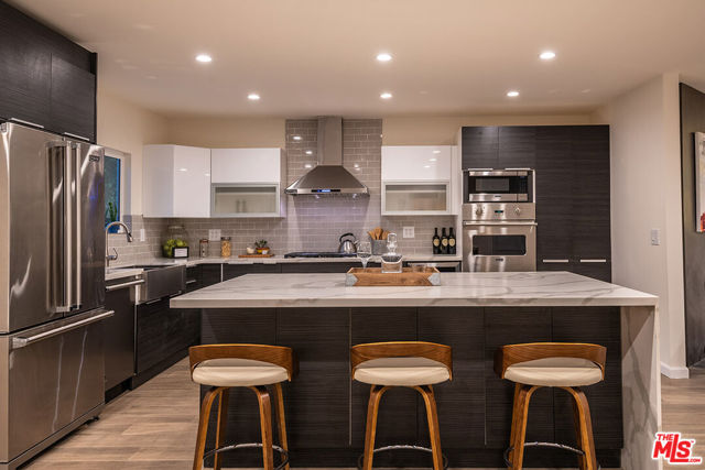 4370 Beck Avenue, Studio City CA: https://media.crmls.org/mediaz/7a575588-ca37-491f-91b5-1b701ab1ec1d.jpg