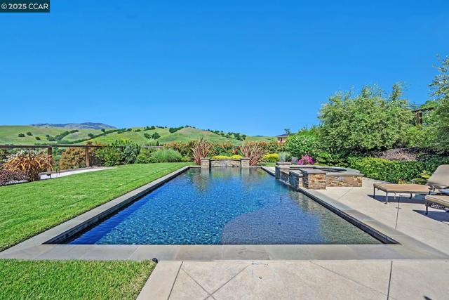120 Tamarind Ln, Danville CA: https://media.crmls.org/mediaz/7a576613-ed11-47ed-aed5-283eff133687.jpg
