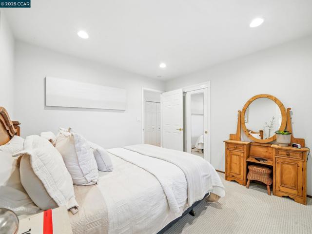 1804 Piedras Circle, Alamo CA: https://media.crmls.org/mediaz/7a577450-ceb0-4acb-8081-29a37e81e36e.jpg