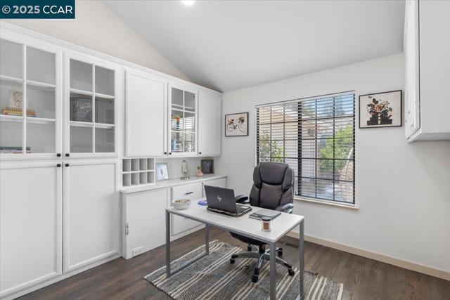 5497 Silver Sage Ct, Concord CA: https://media.crmls.org/mediaz/7a579b4f-4874-4e4c-b500-4dd5235ed458.jpg