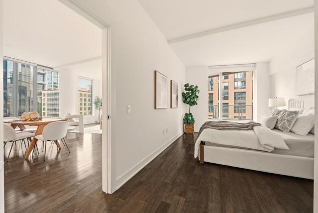 318 Main Street, San Francisco CA: https://media.crmls.org/mediaz/7a57a4a2-7c80-4937-a303-767478ec91c9.jpg