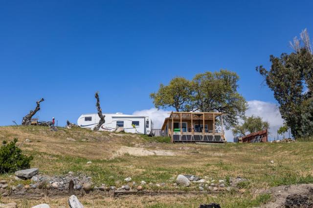 35000 Sky Ranch Road, Carmel Valley CA: https://media.crmls.org/mediaz/7a57f49c-c78c-40de-ae2c-fee46fad0969.jpg