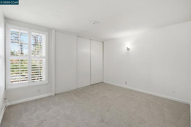 2890 Treat Blvd, Concord CA: https://media.crmls.org/mediaz/7a591ffb-b920-4b1a-9b26-4a9aee484059.jpg