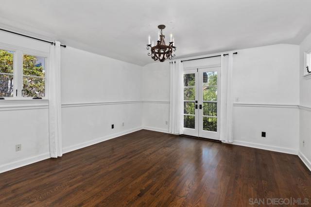 7728 Ludington Pl, La Jolla CA: https://media.crmls.org/mediaz/7a5a2f6b-6210-4997-9a1d-f5bd84ad0a50.jpg