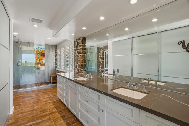 2350 S Araby Drive, Palm Springs, CA 92264