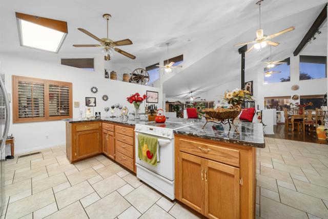 2410 Mount Elena Way, Jamul CA: https://media.crmls.org/mediaz/7a5a40a5-1fef-452f-817e-7a1ebf5c0024.jpg