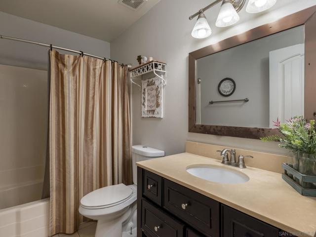 1833 Wintergreen Gln, Escondido CA: https://media.crmls.org/mediaz/7a5ca1ad-86d4-4ab2-b591-728734a4d612.jpg