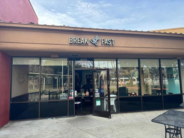 1688 1688 Decoto Road, Union City CA: https://media.crmls.org/mediaz/7a5d5d01-88a4-43d5-92f3-7f8bca67922f.jpg