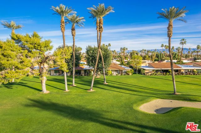 60 La Ronda Drive, Rancho Mirage CA: https://media.crmls.org/mediaz/7a5d648f-2443-4fd5-8b0a-852f43f8e1e6.jpg