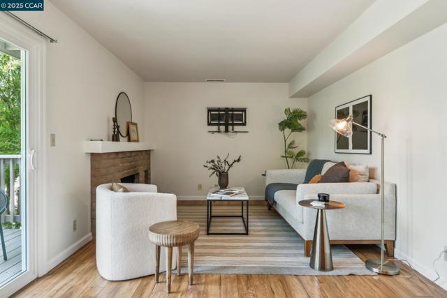 1560 Gilboa Dr, Walnut Creek CA: https://media.crmls.org/mediaz/7a5d68f5-9550-428e-9315-05cd17fed23a.jpg