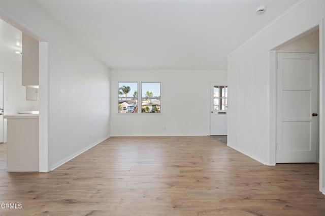 Detail Gallery Image 3 of 29 For 220 Frances St, Ventura,  CA 93003 - 3 Beds | 2 Baths