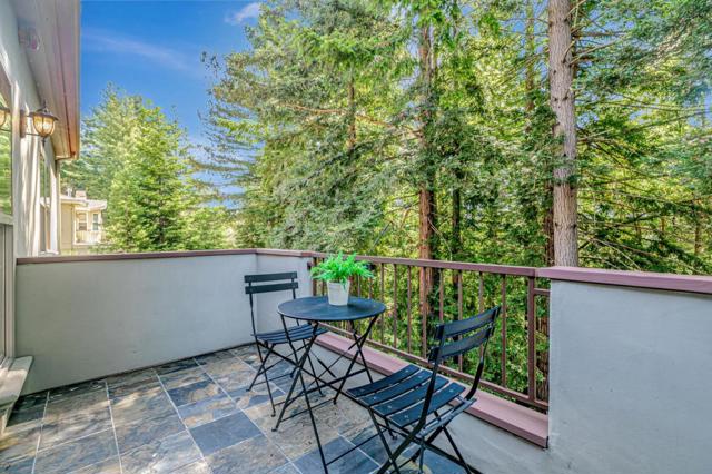 18 Ridgecrest Lane, Scotts Valley CA: https://media.crmls.org/mediaz/7a5d9bc9-b42f-41b0-ae32-e8a542f65cbe.jpg