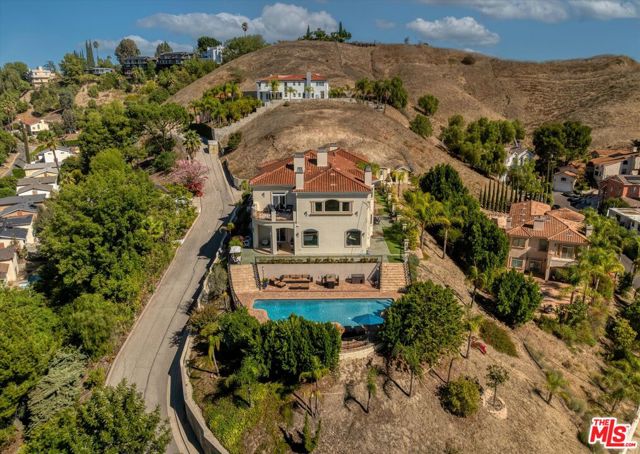 22470 Sueno Road, Woodland Hills CA: https://media.crmls.org/mediaz/7a5e3b64-e69f-417e-b784-76d0e9c0a722.jpg