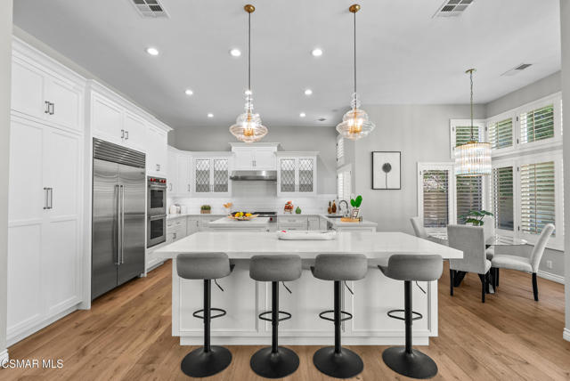 48 Golden Glen Drive, Simi Valley CA: https://media.crmls.org/mediaz/7a5eb6f9-94ab-468b-aca9-2905d16d1d0d.jpg