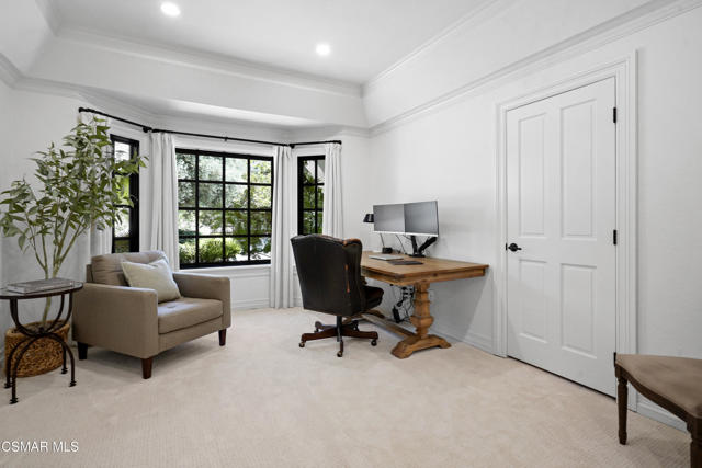 29270 Wagon Road, Agoura Hills CA: https://media.crmls.org/mediaz/7a5f32bb-de01-4a2a-a68e-bbb76c2bc1d4.jpg