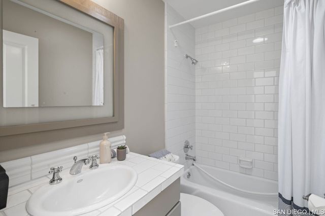 5931 Citadel CIR, La Jolla CA: https://media.crmls.org/mediaz/7a5fa2d9-1ca2-452e-a3ad-847df45e1664.jpg
