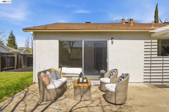 Image 33 of 47 For 5981 Skylinks