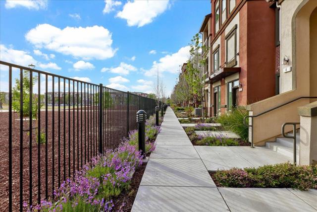 1011 Bellante Lane, San Jose CA: https://media.crmls.org/mediaz/7a600980-f8d1-48c3-8fba-25b0039e9d67.jpg