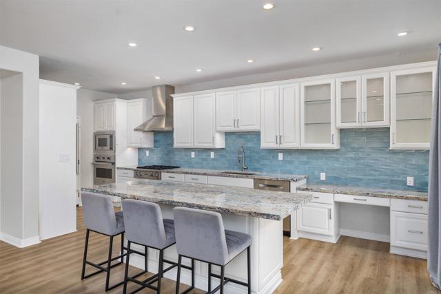 Detail Gallery Image 7 of 34 For 9753 W Canyon #4,  San Diego,  CA 92123 - 3 Beds | 2/1 Baths